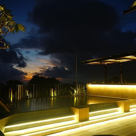 Borough Capsule Hostel Bali Legian Exterior foto