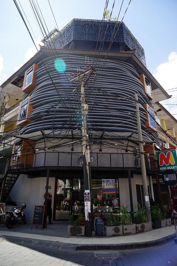 Borough Capsule Hostel Bali Legian Exterior foto